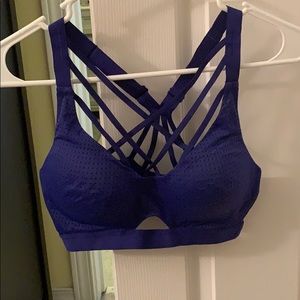 Criss cross front/back VS lightweight sports bra